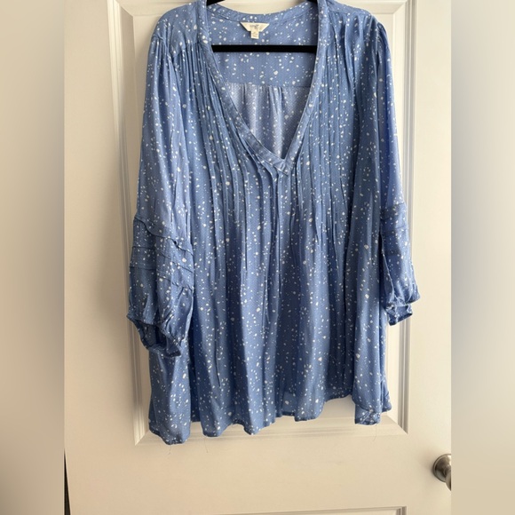 Plus size shirt - Picture 1 of 2